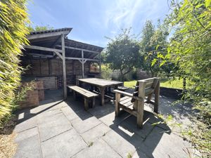 Garden Entertaining Space- click for photo gallery